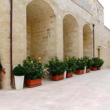 Dimora San Giuseppe & Hotell Otranto